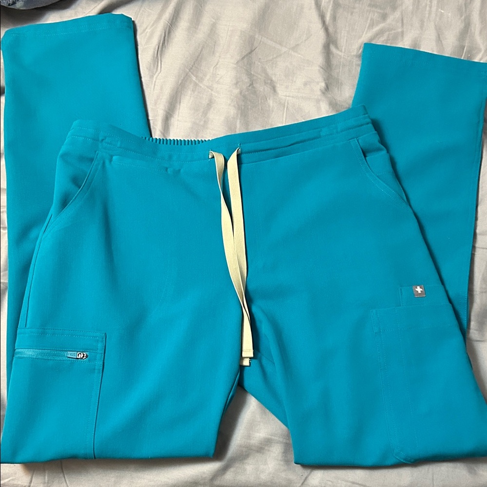 Women’s Figs Teal scrub pants NWOT!